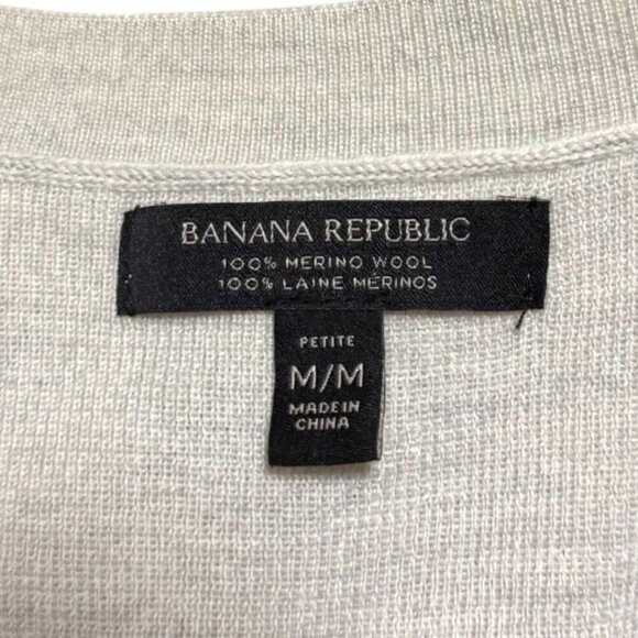 Banana Republic V-Neck Merino Wool Sweater - Picture 4 of 5